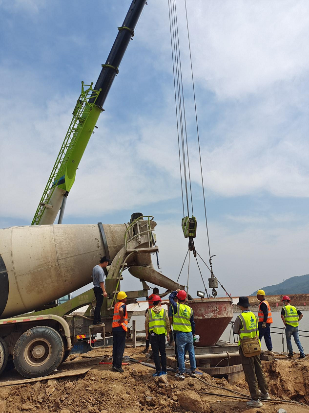 天天高速无为至安庆段先行工程首根桩基顺利灌注完成-3.png 天天高速无为至安庆段先行工程首根桩基顺利灌注完成-3.png